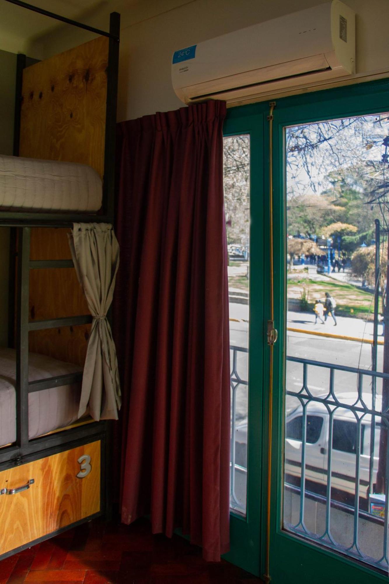 Sin Fin Hostel Мендоса Екстериор снимка