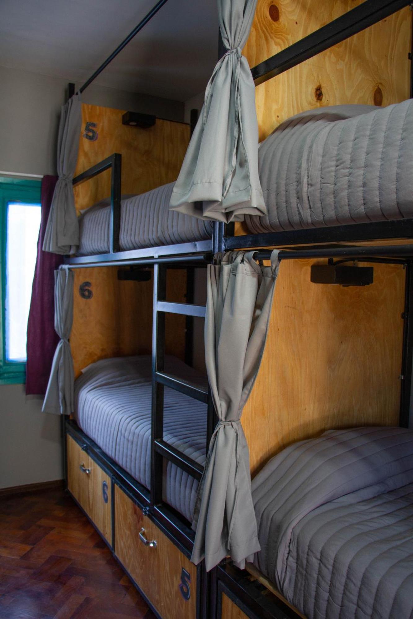 Sin Fin Hostel Мендоса Екстериор снимка
