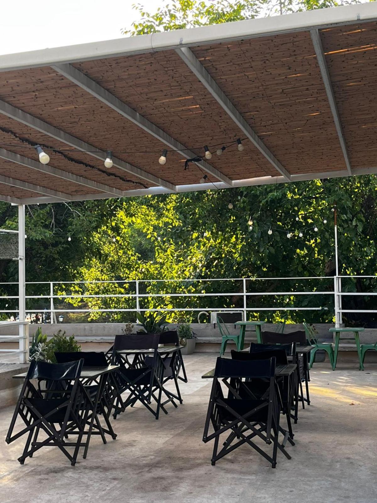 Sin Fin Hostel Мендоса Екстериор снимка