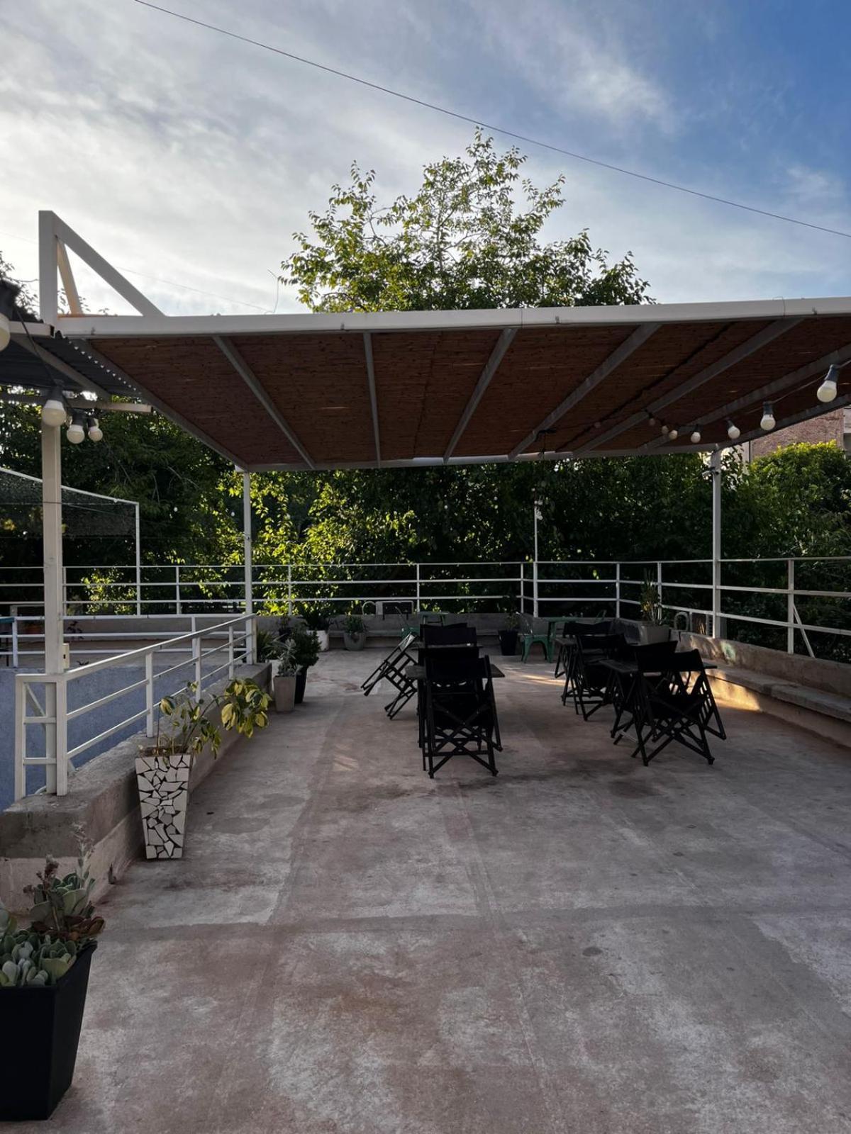 Sin Fin Hostel Мендоса Екстериор снимка