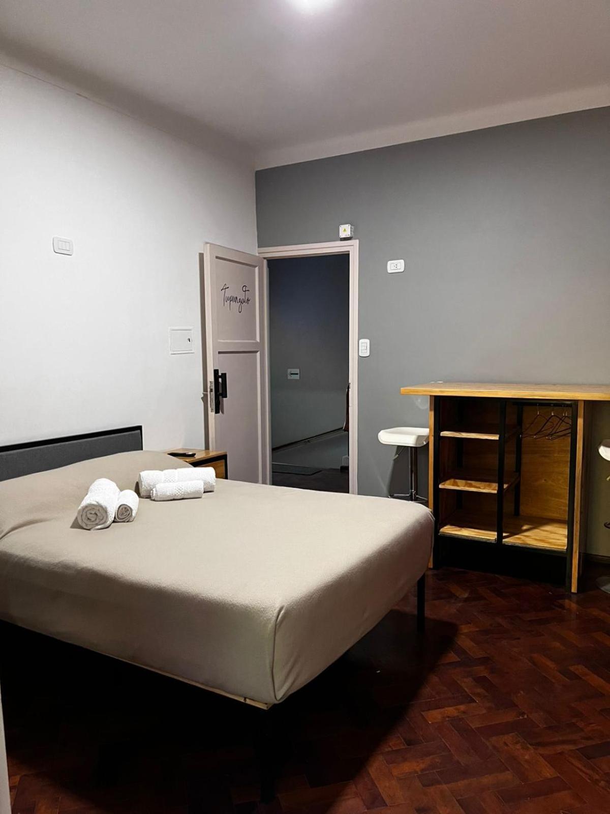 Sin Fin Hostel Мендоса Екстериор снимка