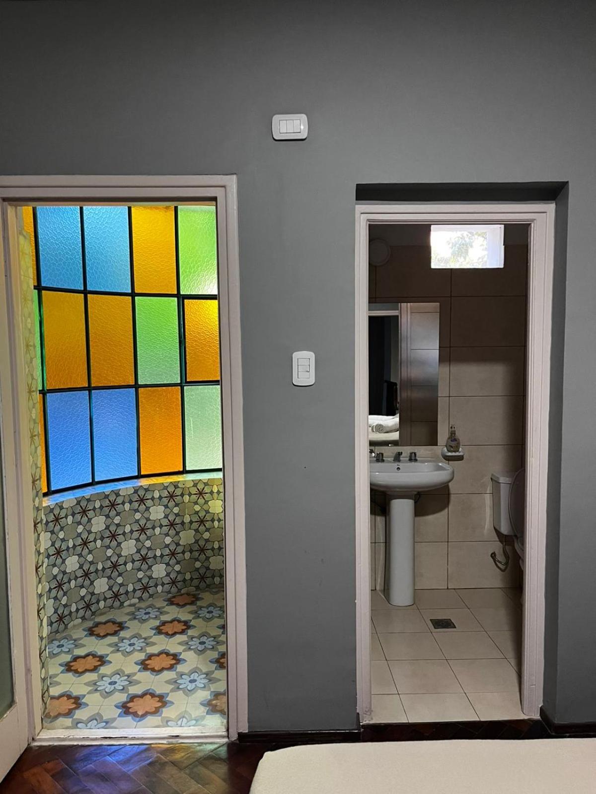 Sin Fin Hostel Мендоса Екстериор снимка
