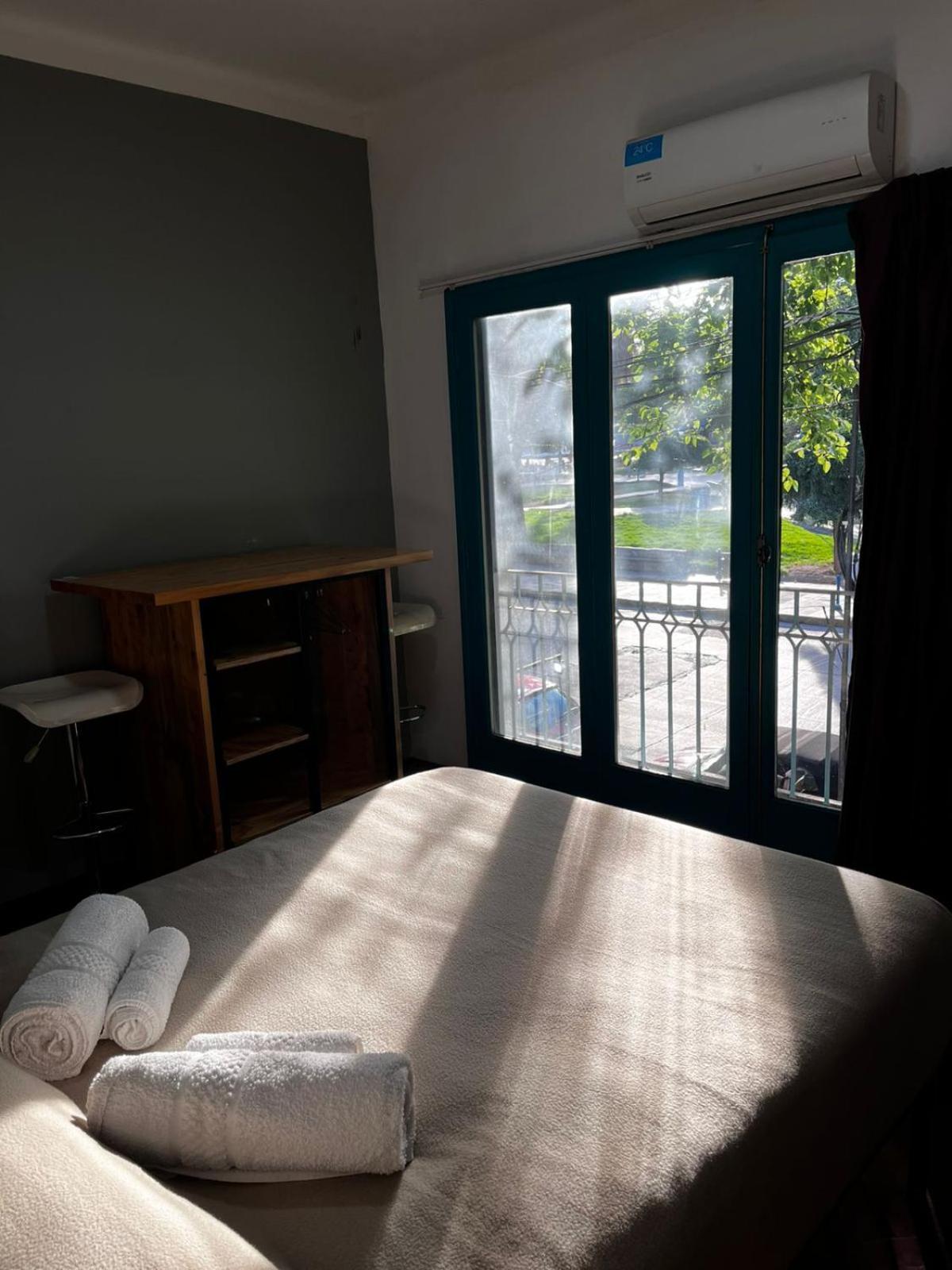 Sin Fin Hostel Мендоса Екстериор снимка