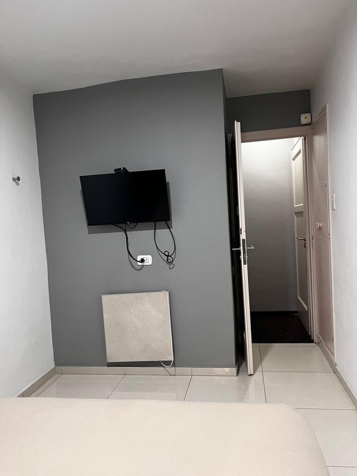 Sin Fin Hostel Мендоса Екстериор снимка